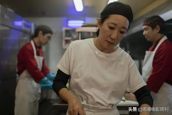 那两个“改变命运”的女人，告诉了我们，不被