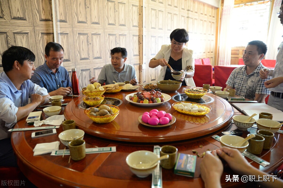 每年11萬人死于飲酒，可職場酒文化依然盛行，揭秘領導的七種心態