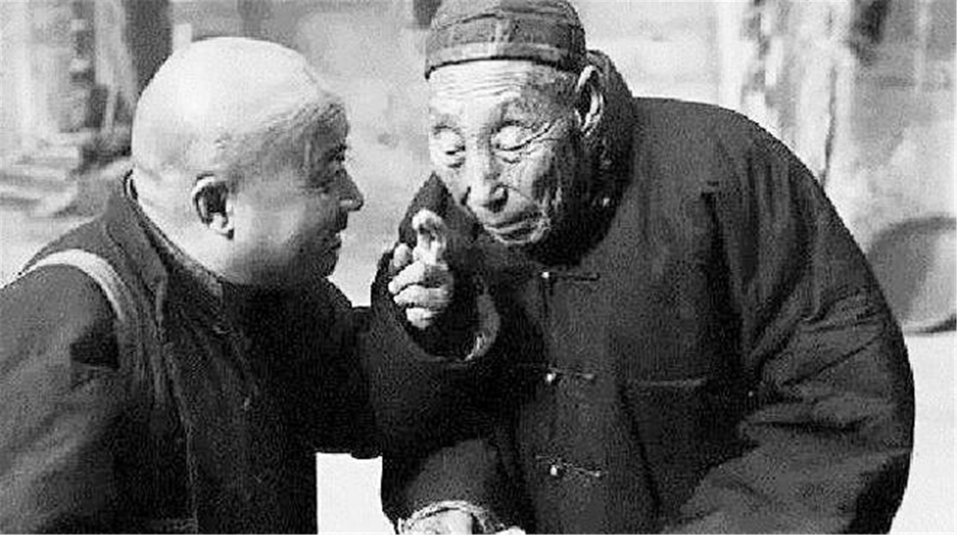 中国最后一个太监口述：妃子洗澡从不自己动手，全靠太监帮忙