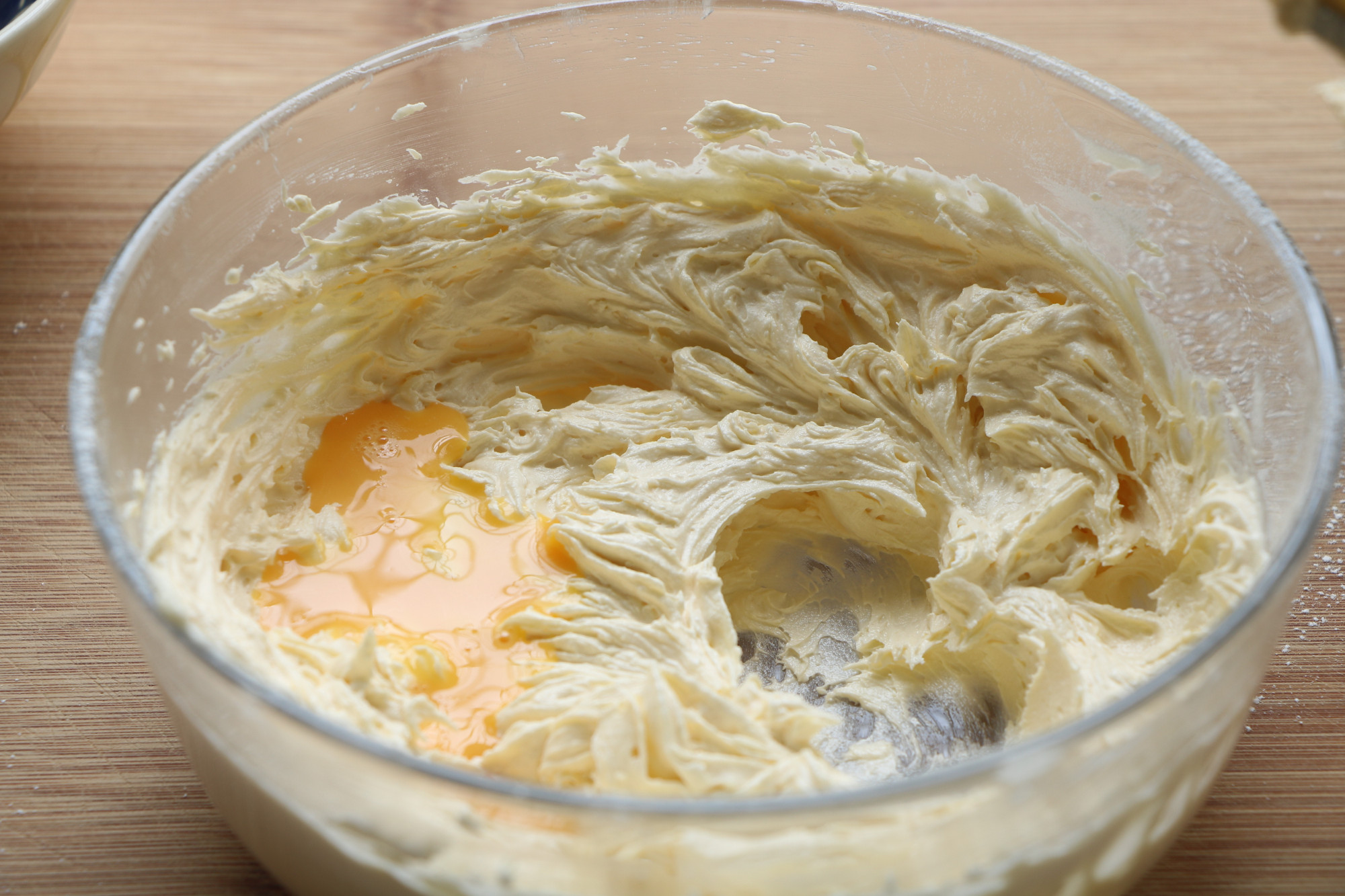 这是我吃过最好吃的蛋卷，又香又脆一碰就掉渣，吃一口就停不下来