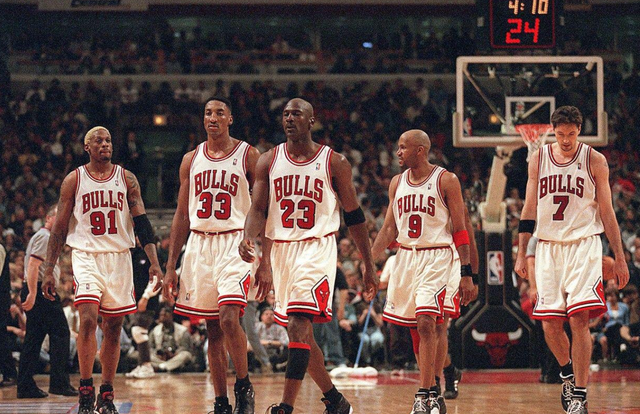 “洛杉矶养老院”难夺冠？湖人可一点不傻，NBA已有两支球队做到