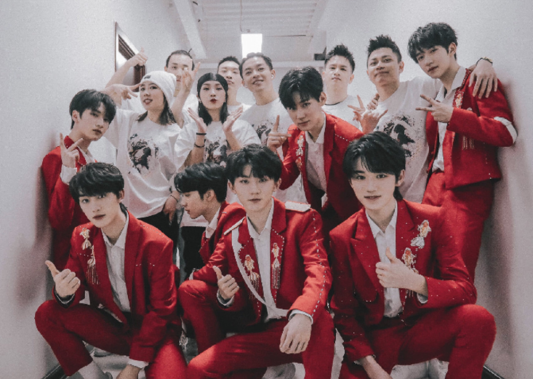 Spring late couplet discharges 10 top shedding to gather together, wang Yibo grows blain man not to lose star really, the desolate that become dragon shows a body