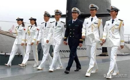 70年以來 中國海軍軍服經歷了數次變遷 如同一幅壯麗的歷史畫卷 幽谷雪 Mdeditor