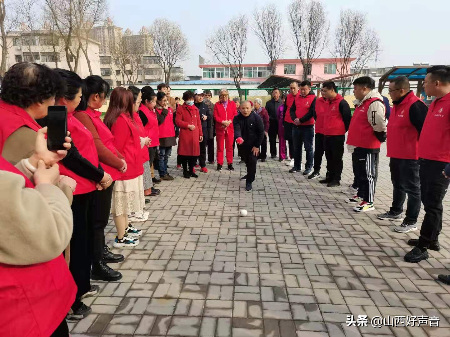 双合成娘家厨坊举办庆“三八”·高智尔球赛活动