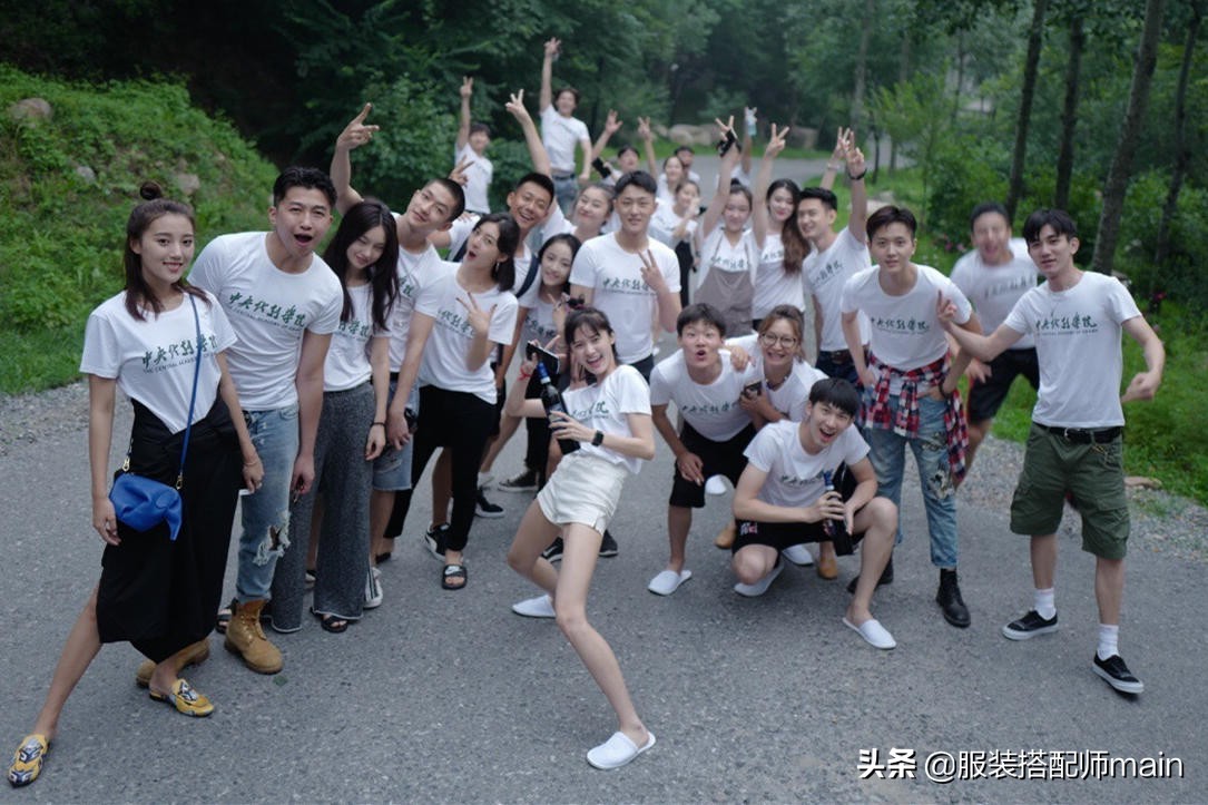 戏里她是农妇王秀娥，戏外在中戏当老师，教出的学生都是演技派
