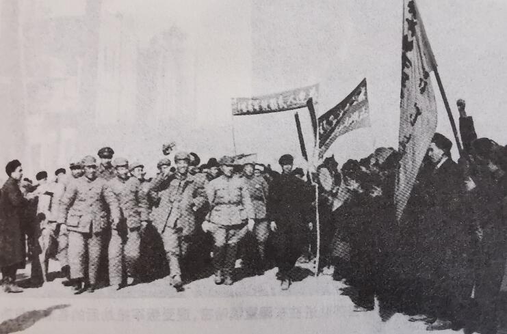 1949年，毛泽民遗骨在新疆乱坟岗被找到，公安巧施妙计让凶手伏法