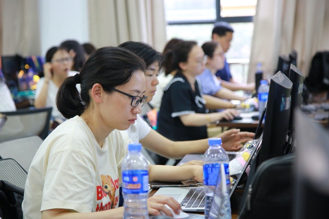 温州联手腾讯教育培训人工智能教师 首轮2000余人参加