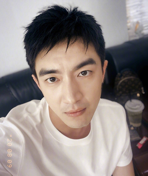 林更新否认出演《默读》，5G速度辟谣逗乐网友，配图够好笑