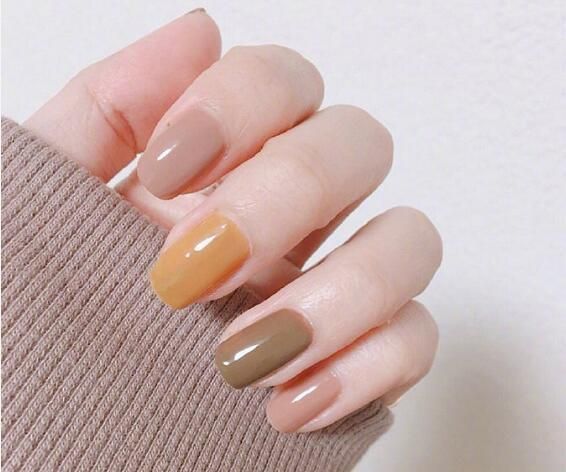 2020年最火的美甲色搭配方案，简单干净显手白，