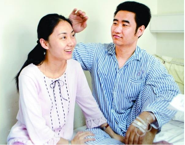 悲情丛飞做公益11年，患癌后，受捐助的人：你什