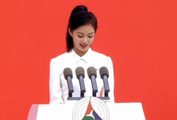 中国传媒大学校花冯琳，毕业实习无缘央视，选择签约上海卫视
