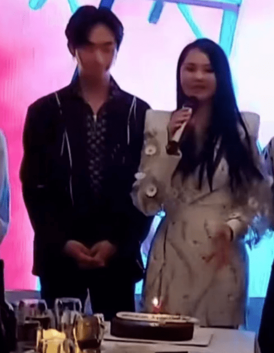 伊能静不舍儿子离开感性表白，母子牵手逛街被误以为是“情侣”