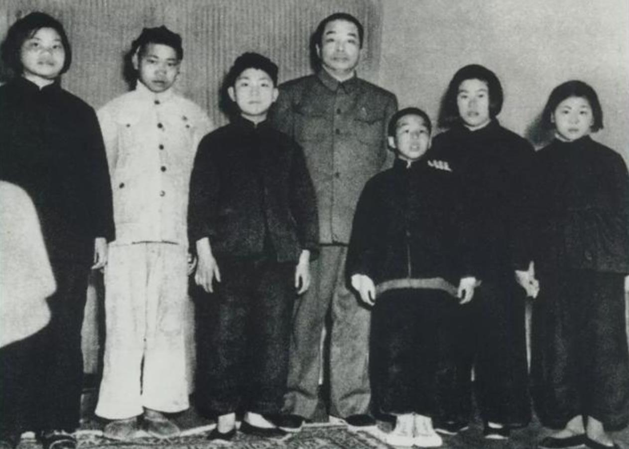 彭梅魁忆伯父彭德怀：给侄子侄女每人存200元，