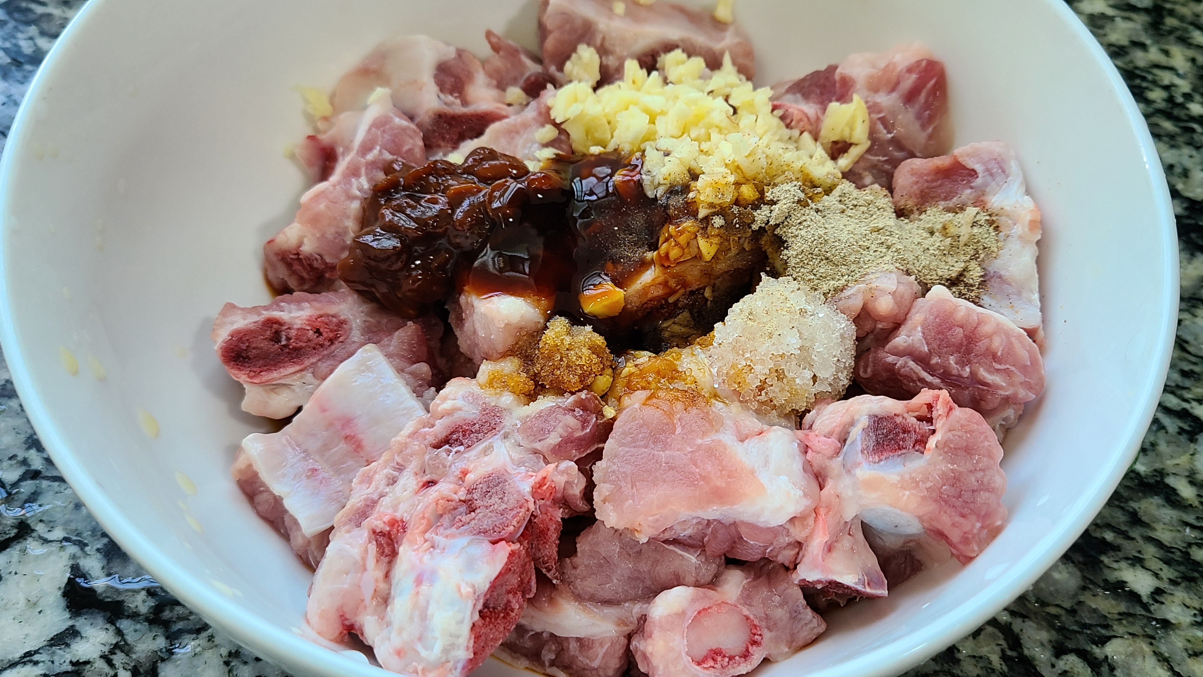 蒸排骨的家常做法，排骨香味濃味道好，廣東人都說好吃