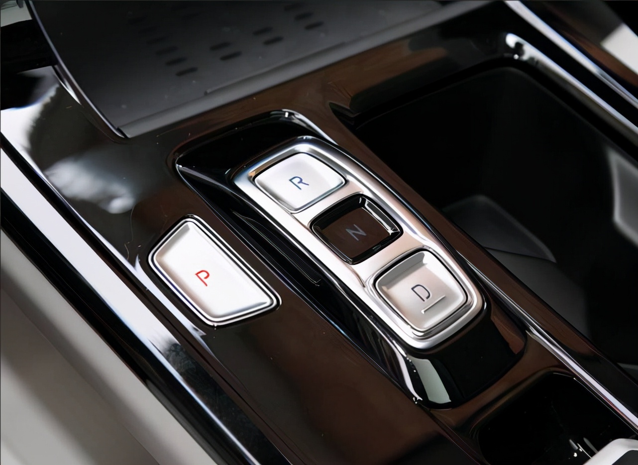 四大MPV齐聚成都车展：韩版GL8将预售，比亚迪“夏”或亮相？