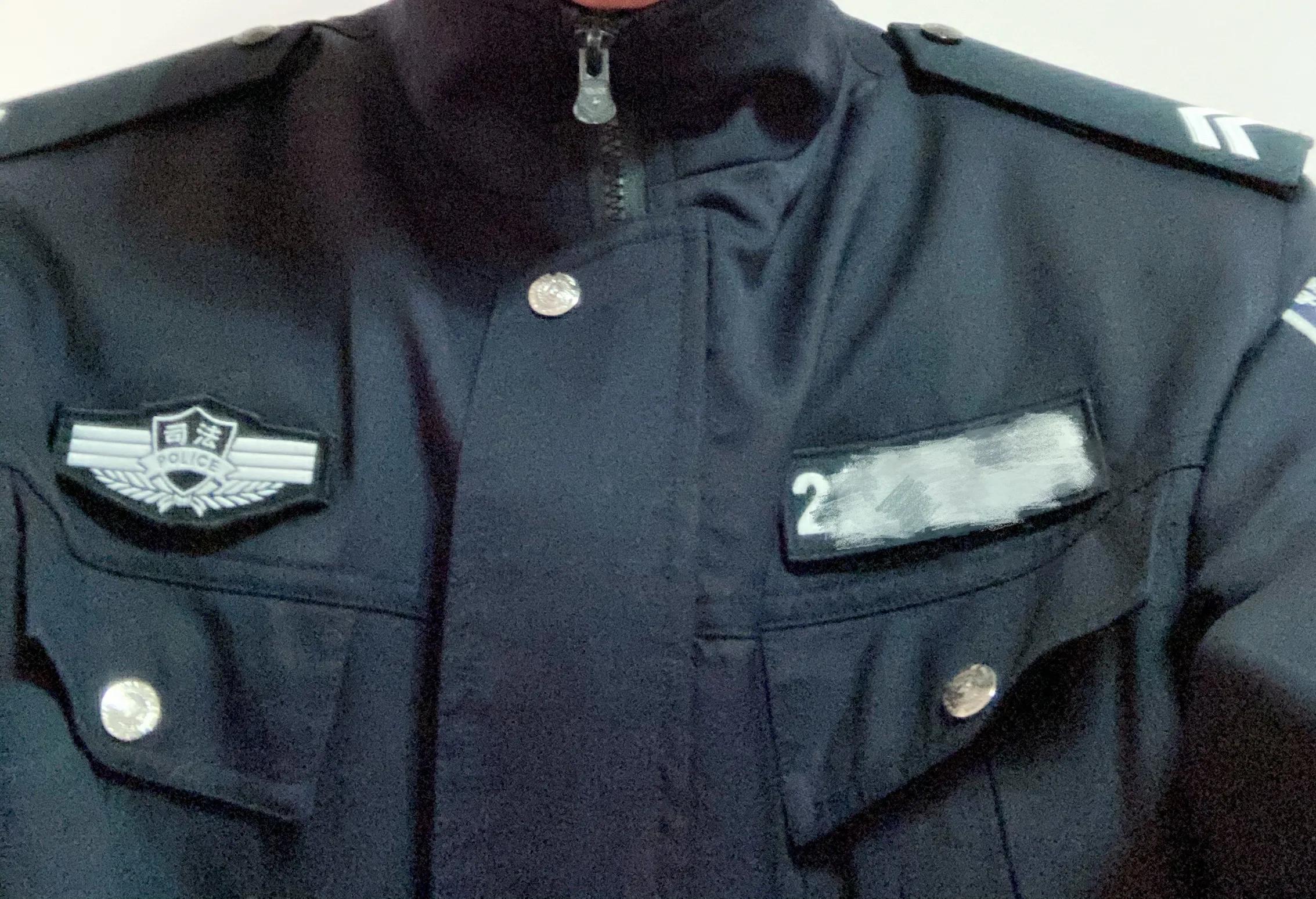 默默付出70载监狱警察70年警服变迁
