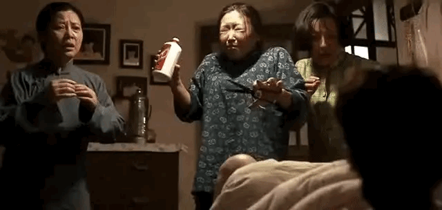 戏里她是农妇王秀娥，戏外在中戏当老师，教出的学生都是演技派