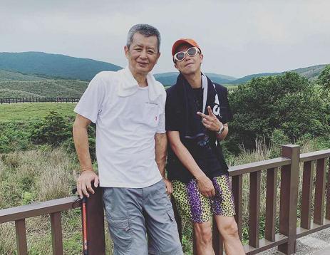黄鸿升亲妹晒与哥哥最后聊天记录，黄鸿升保留着与外甥出生时合影