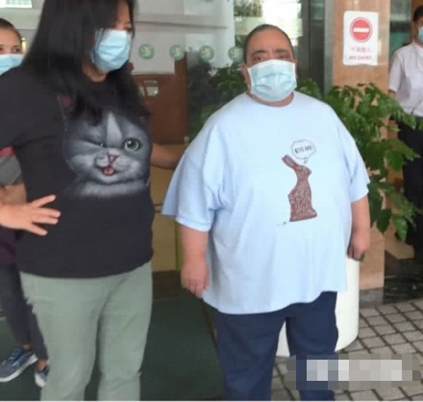 98岁赌王何鸿燊病逝，墓地公开，生前最后公开照