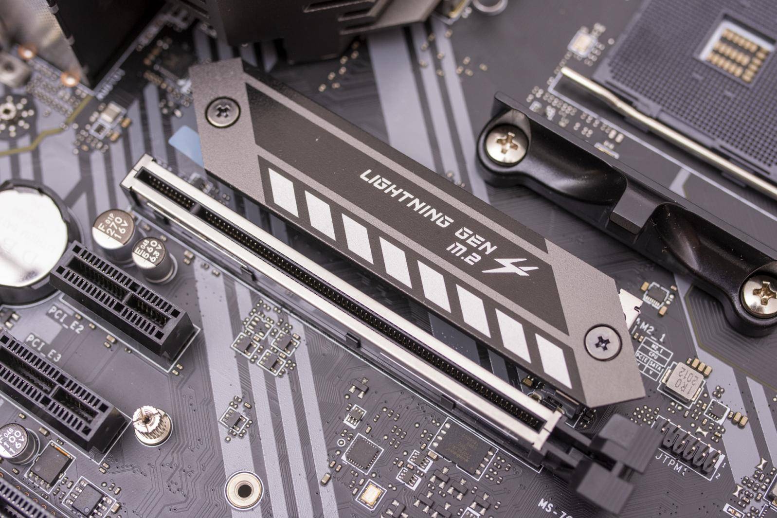 升级PCI-E 4.0，支持双显卡，微星B550M迫击炮开箱
