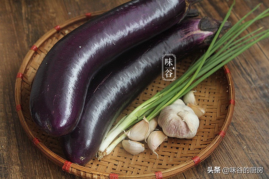 超解馋的蒜蓉烤茄子，在家轻松搞定，简单几步，蒜香浓郁美味