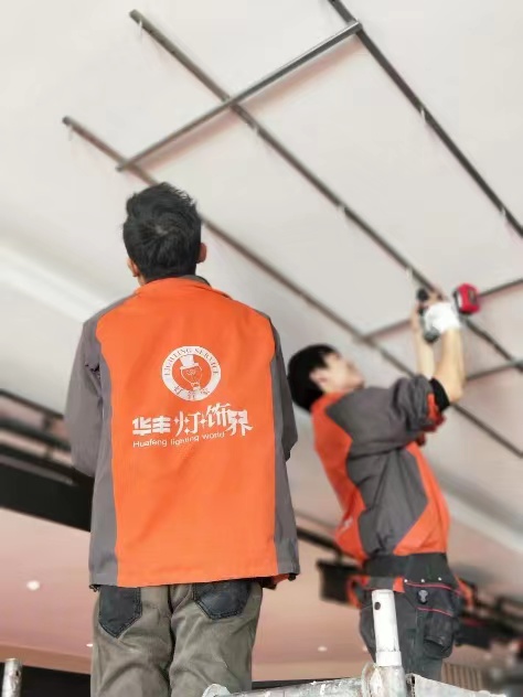 为爱助力，共筑家园 郑州一企业为千户家庭提供免费家居维修服务