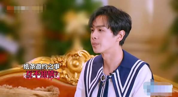 张若昀暴瘦撑不起衣服？两颊凹陷显头大，网友喊话：多吃点