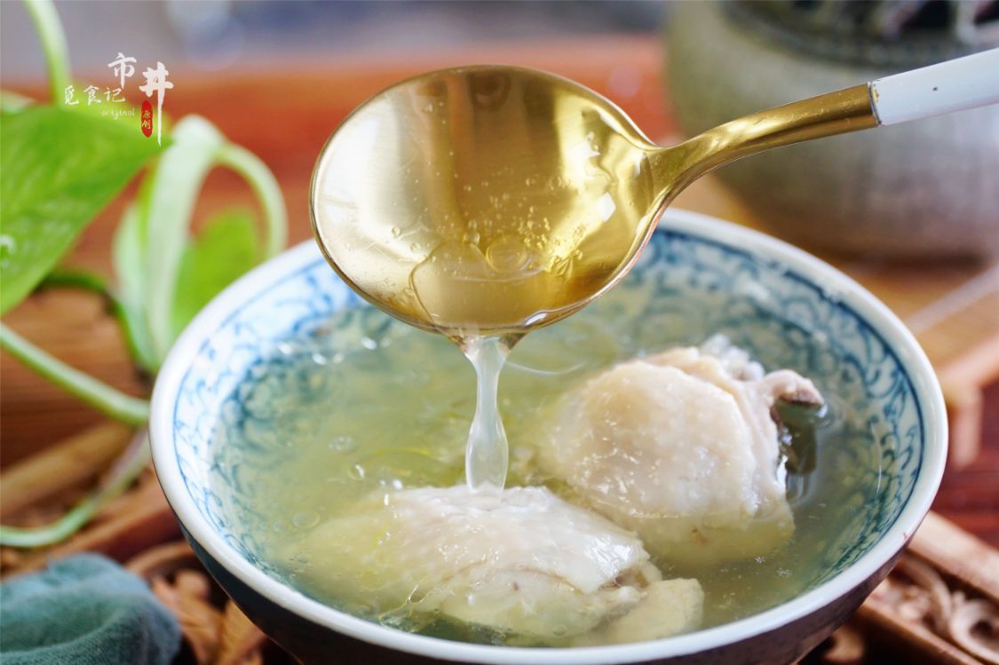 我家最馋的鸡汤做法，不用水煮，汤鲜香，肉爽滑，整锅都是精华