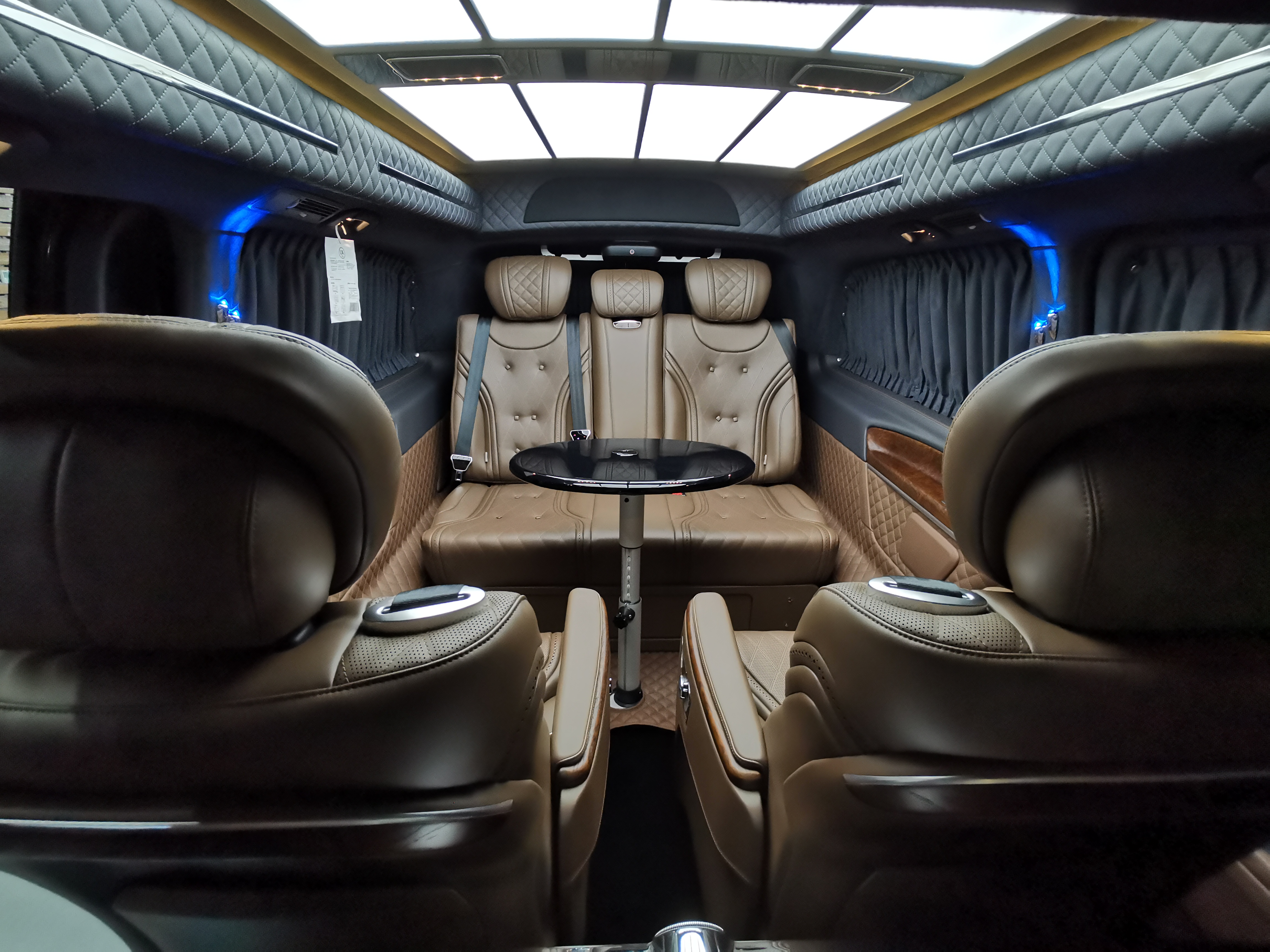 奔驰商务v260改装迈巴赫版现车详解