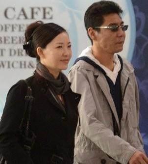 那英：屠洪刚就是个败家子，没钱却贪慕虚荣，为了追女孩借钱买车
