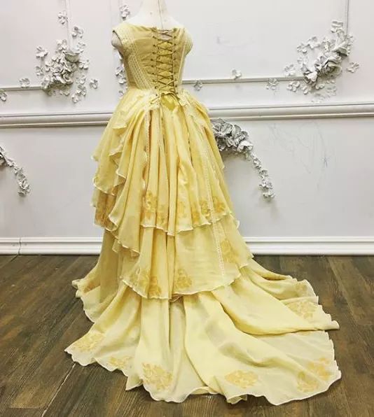 To realize princess dream of the daughter, play essence old father with one's own hands tailor about a hundred " blackart " skirt explodes sth resembling a net of network of fire