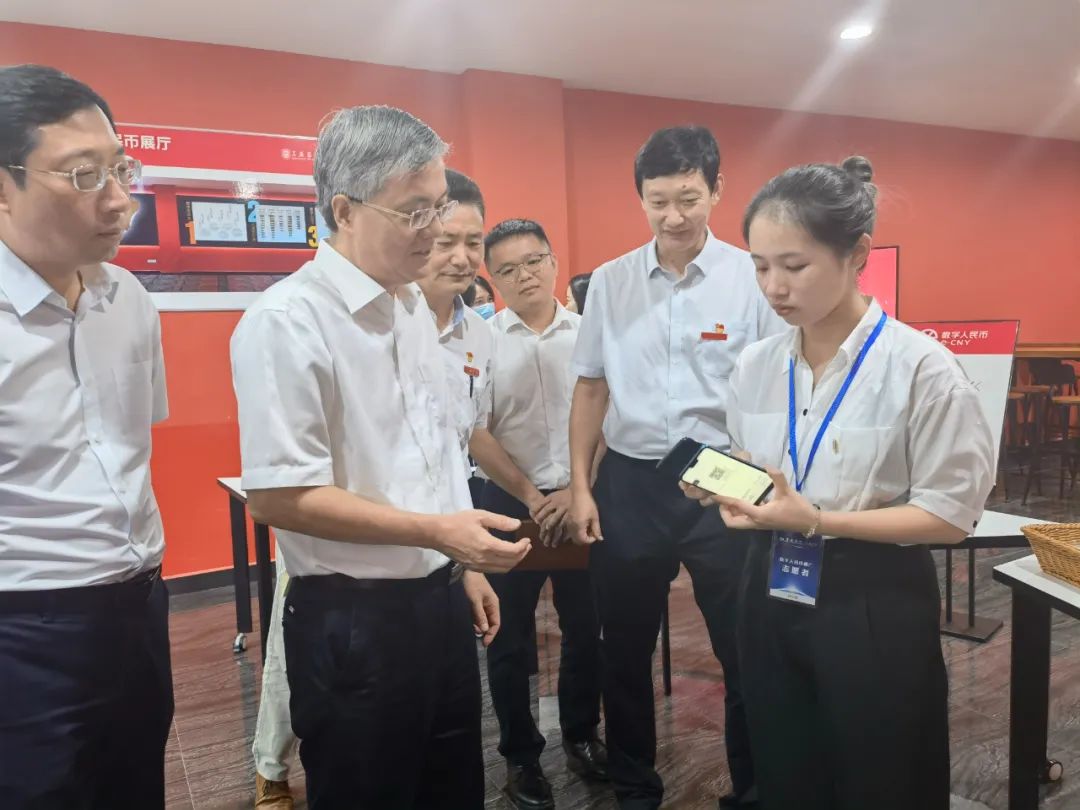 “三亚很荣幸 三亚很骄傲”三亚市委书记周红波调研考察三亚学院