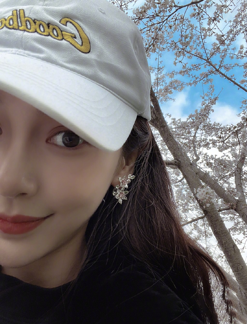 Yang Ying basks in oriental cherry to be patted oneself, pool of Beijing jade deep is admired cherry main forces is crowded explode, or curtilage the Yun Shangying in the home