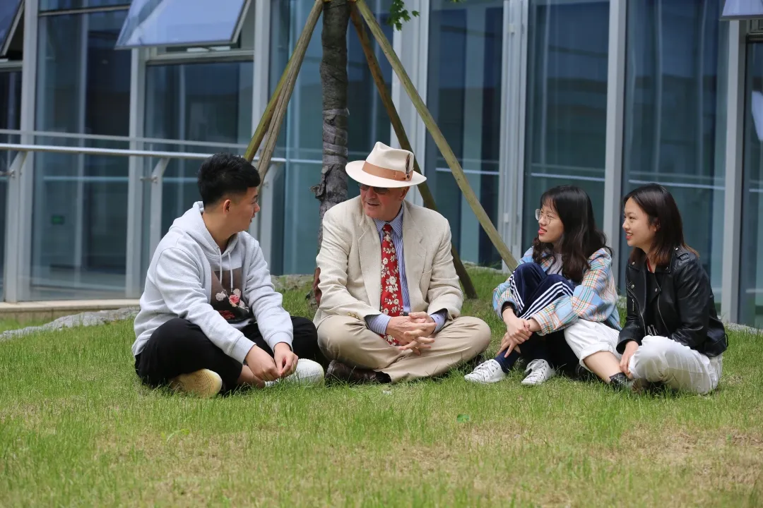 教授说丨高考在即,温肯商学院教授掌舵,助你启航