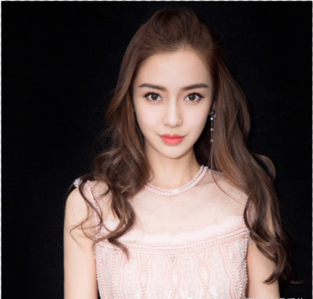 媒体曝杨颖发文承认离婚，儿子小海绵的抚养权