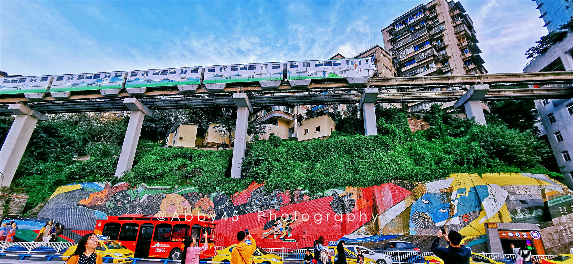 到山城重庆旅游，要感受8D魔幻城市魅力，这些地方千万别错过