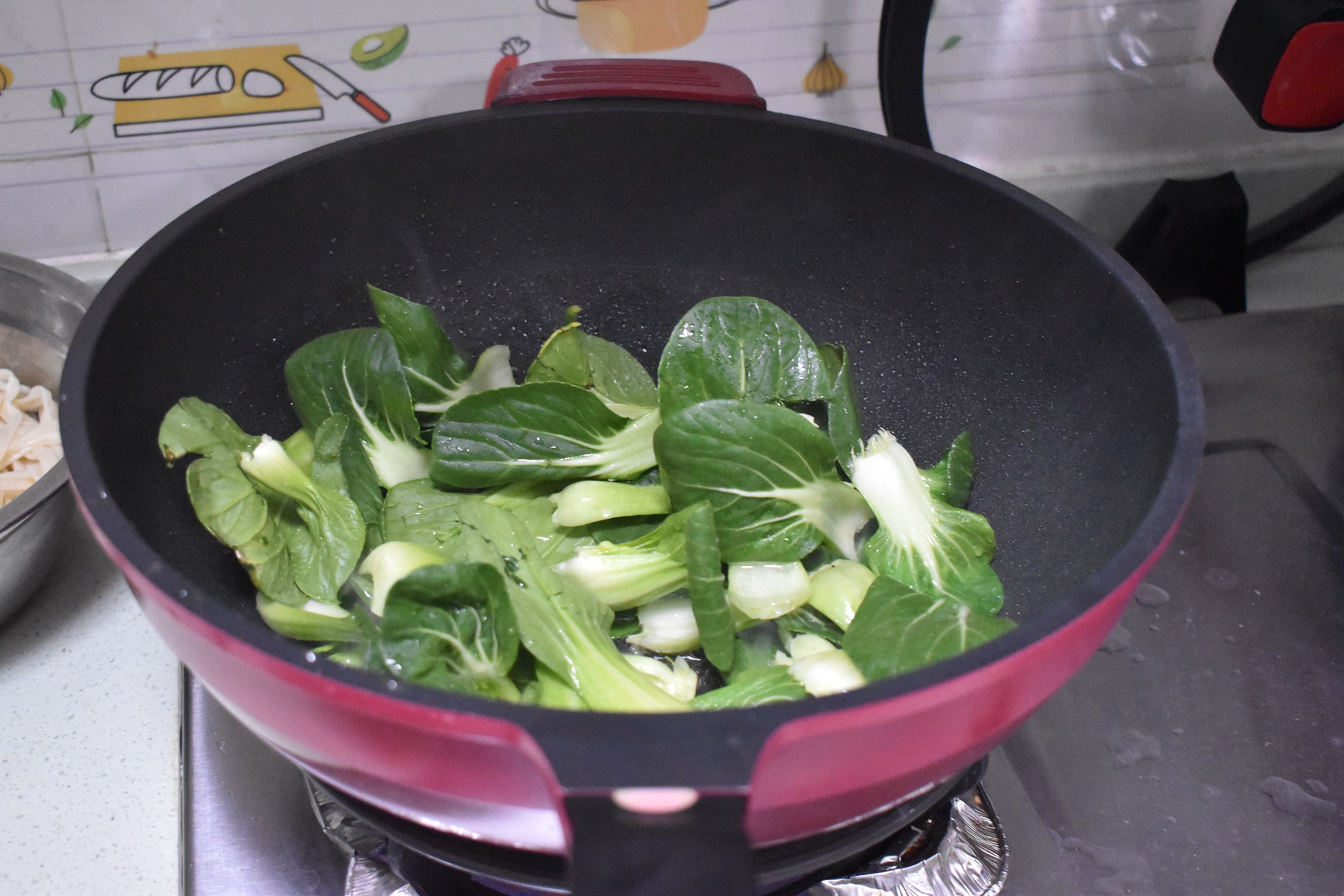 這樣炒麵不粘連不碎，滋味鮮美，勁道爽滑越吃越香，家人讚不絕口