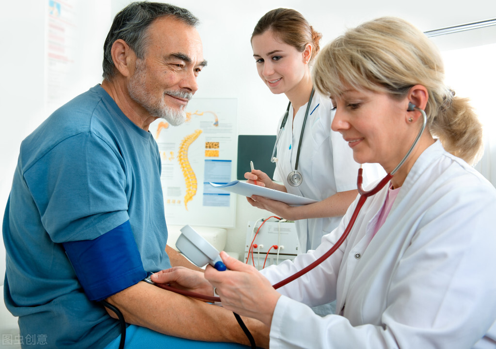 48岁男性，脑梗3次，因心肌梗死再次住院。医生