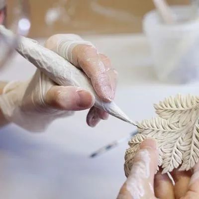 日本“变态”女艺术家，手中的雕塑作品自己会开花，细节让人震撼