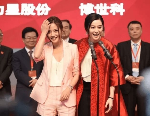 富养老公、女儿，边投资边拍戏，撑起一个家的林心如，早就变了