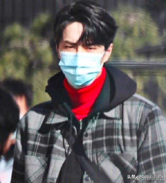 Wang Yibo shows a body CCTV spring late couplet discharges the spot! 