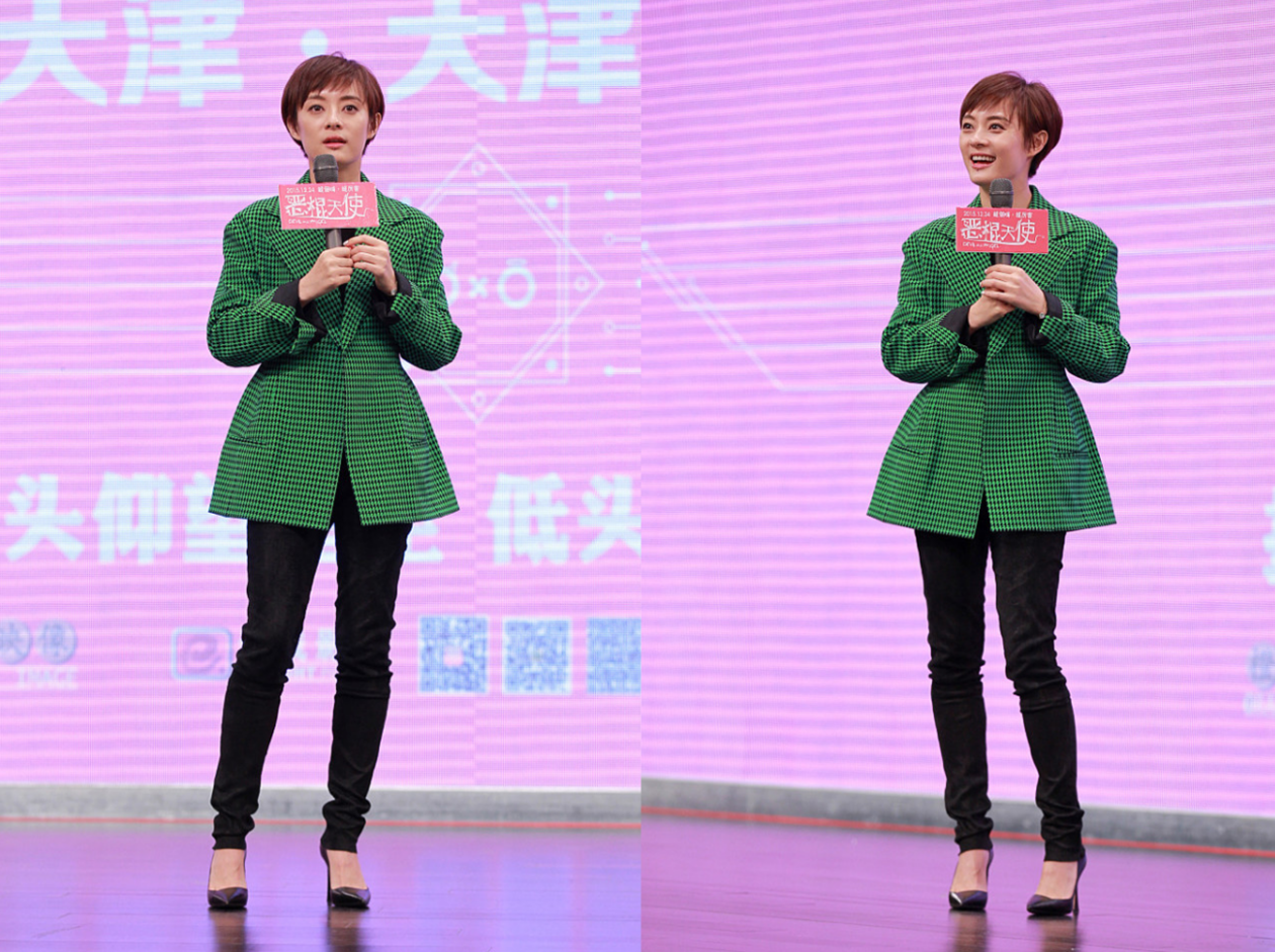 38岁的孙俪虽然变胖了，但穿搭还是那么嫩，一头羊毛卷美回18岁