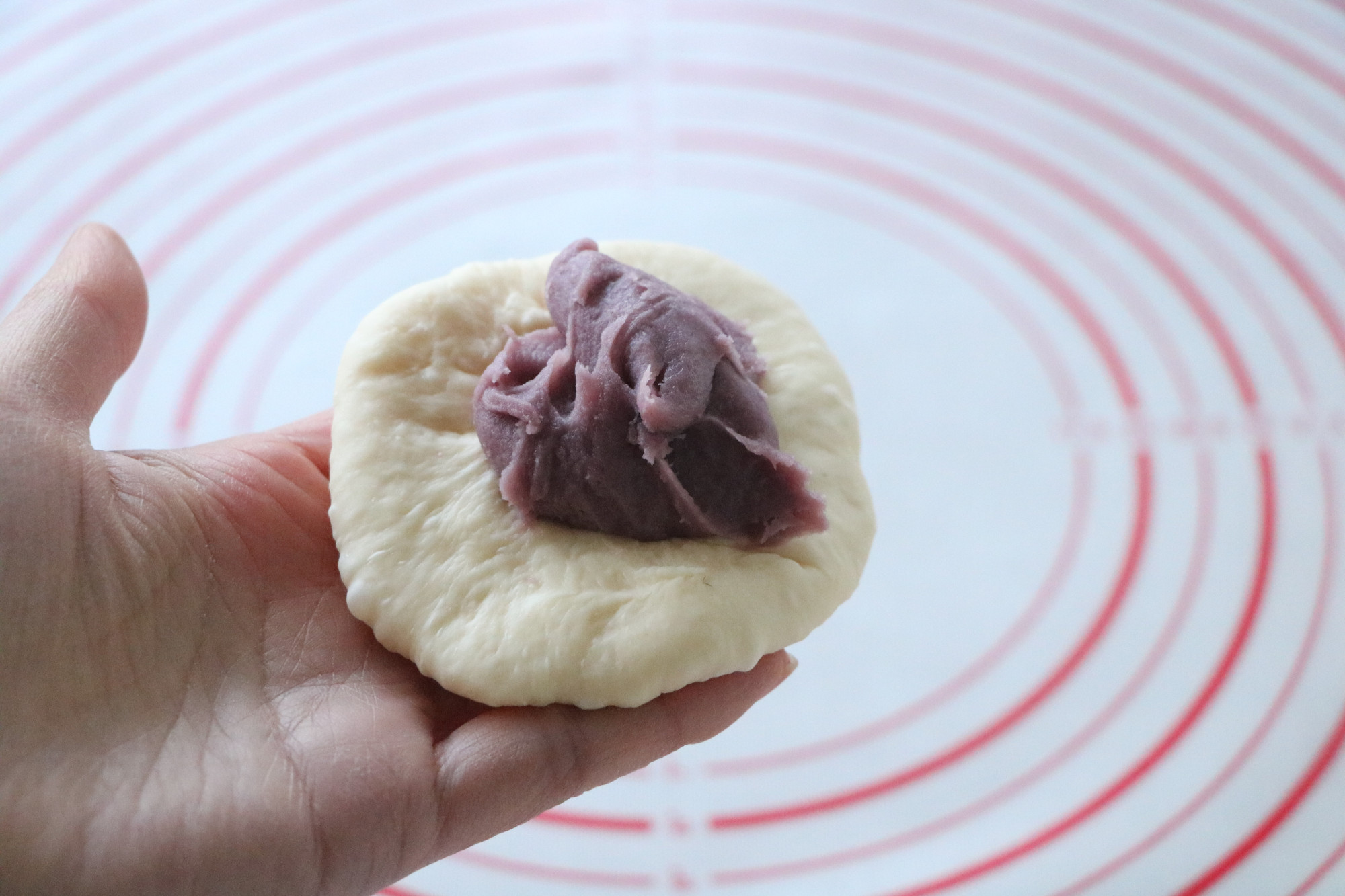 適合新手做的麵包，簡單0失敗，鬆軟拉絲香甜細膩，比買的更好吃