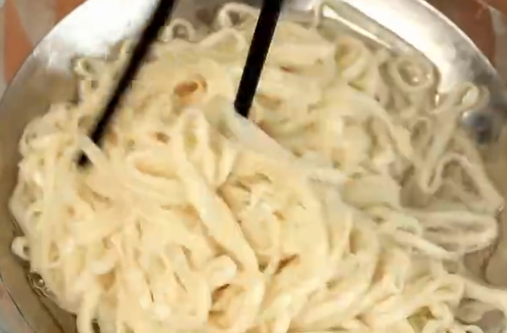 图片[9]-创意菜蒜薹面的做法-起舞食谱网