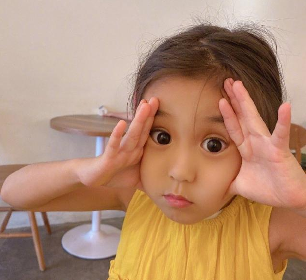 有一种星二代叫贾静雯女儿咘咘，如今5岁，完美继承妈妈高颜值