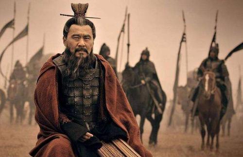 三国打成一锅粥，为何却没有外族入侵？你看是谁在镇守边疆