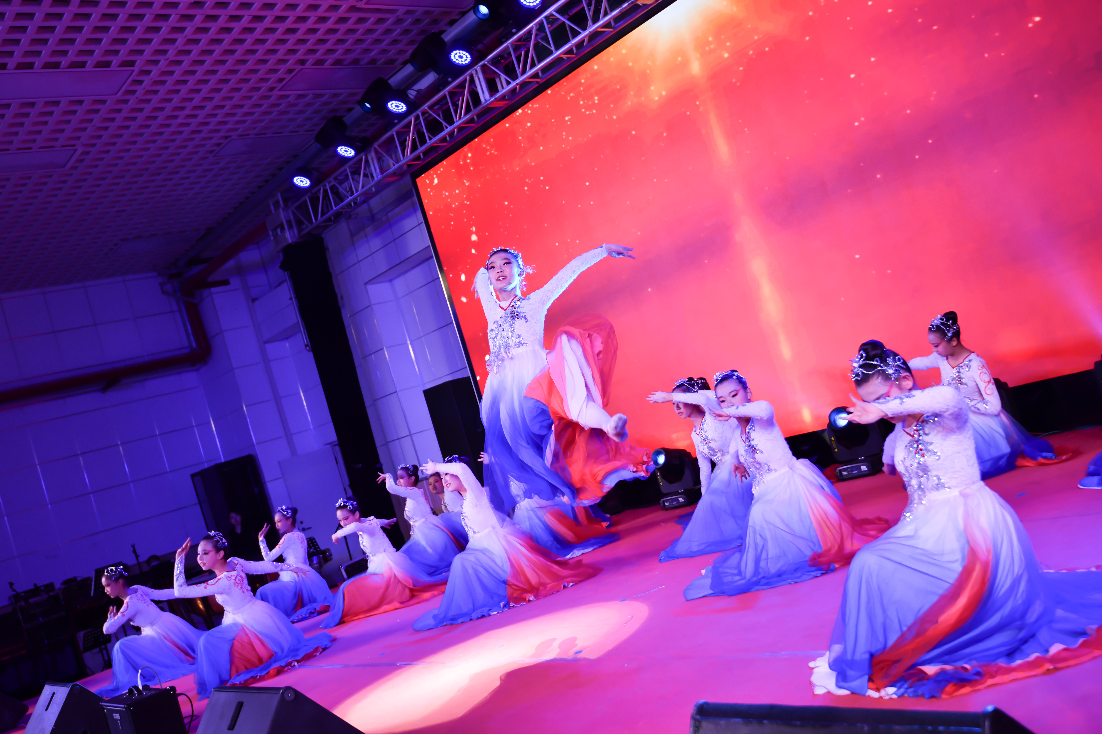 北京八十中學(xué)嘉源分校在哪里?吾心向黨 立德樹人(圖1)