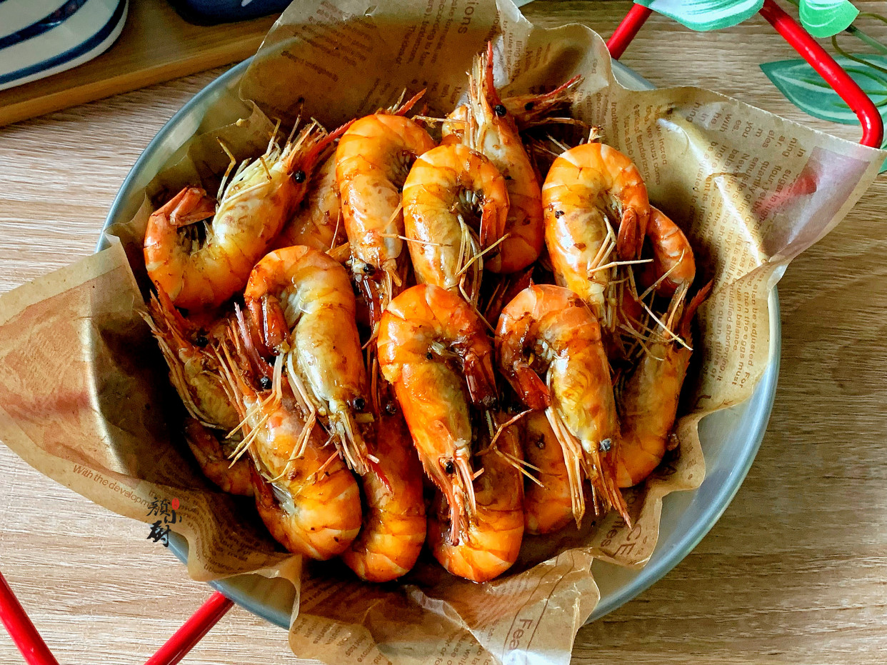 大虾新吃法，不加一滴油，一出锅香到口水都流出来了