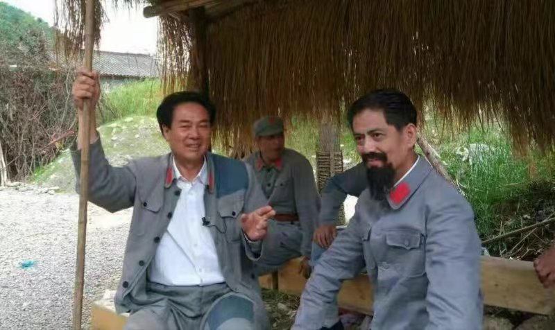 红色文化宣传传承人李宁走进社区讲党史故事备受欢迎