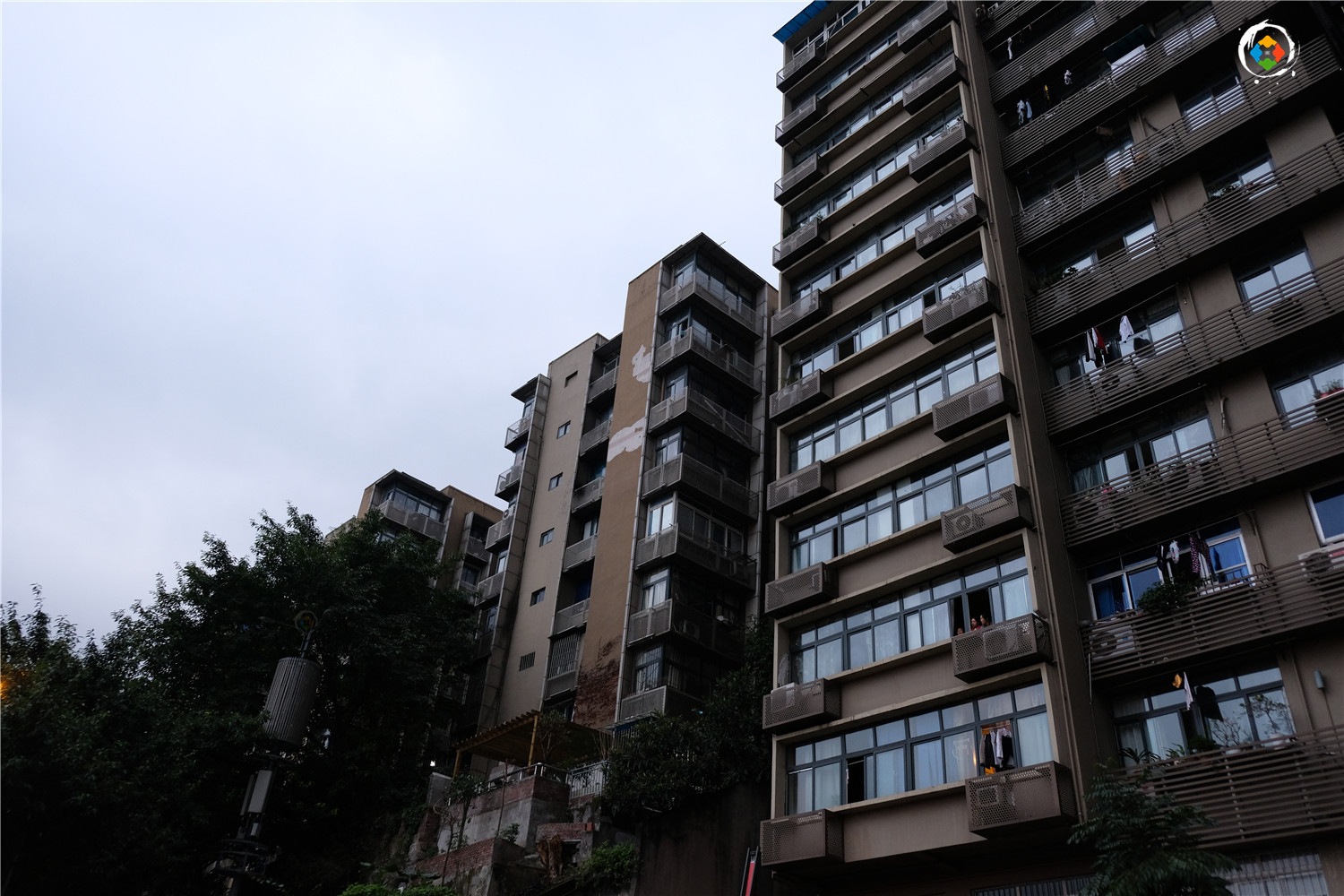 重庆人什么时候买第一套刚需房？不到30岁，新一线城市中最早